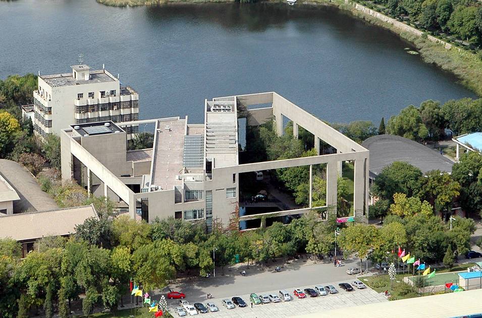 天津大學(xué)文學(xué)藝術(shù)研究院